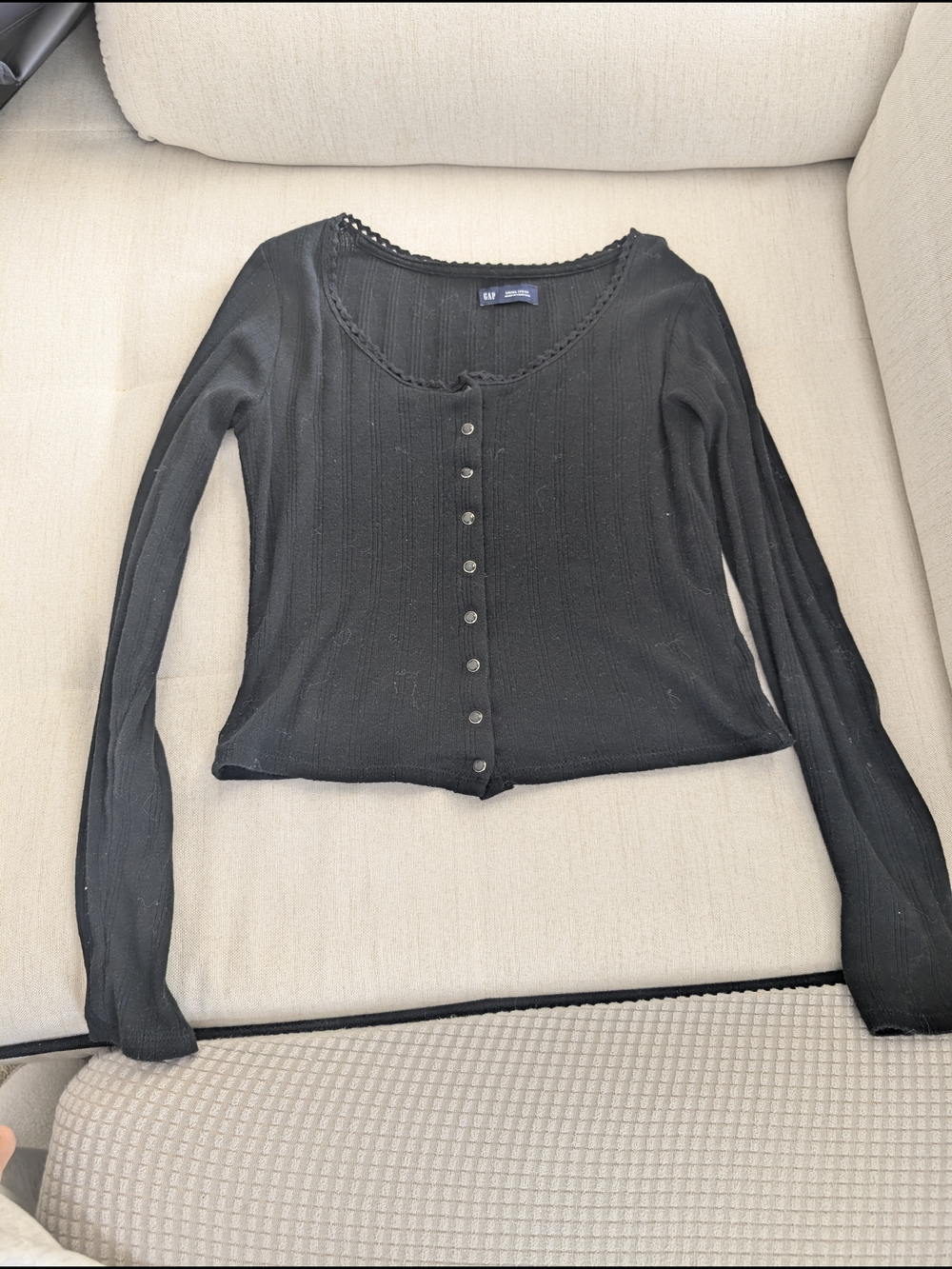 GAP Black Ribbed Button-Front Long Sleeve Top with Scoop Neck
